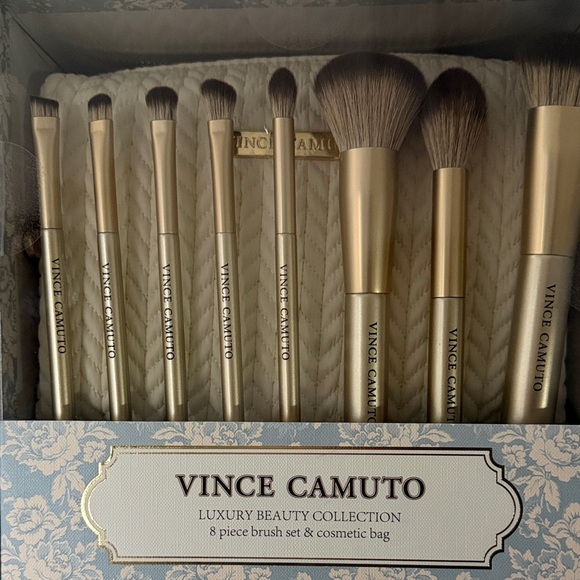 Vince Camuto Other - Vince Camuto Luxury Beauty Collection Gold‎ Brush Set with Cosmetic Bag